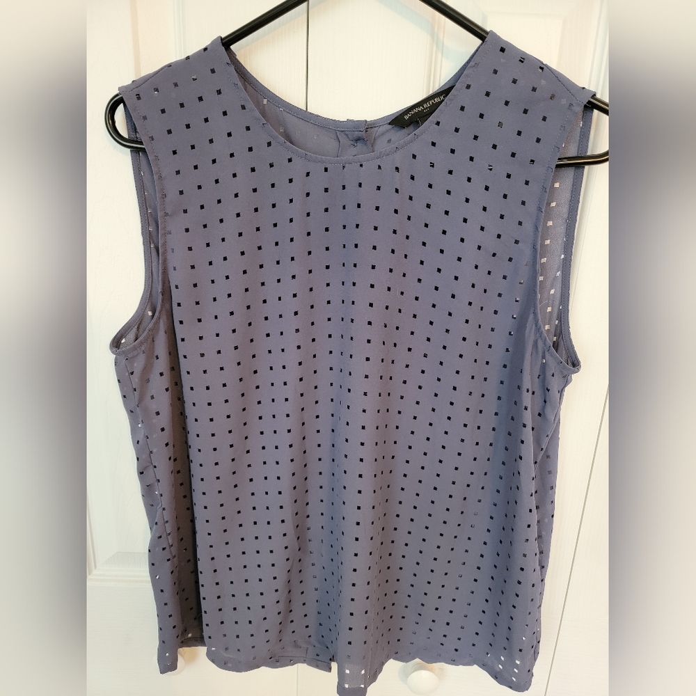 Banana Republic Women's Blue Gray Sleeveless blouse Size Medium